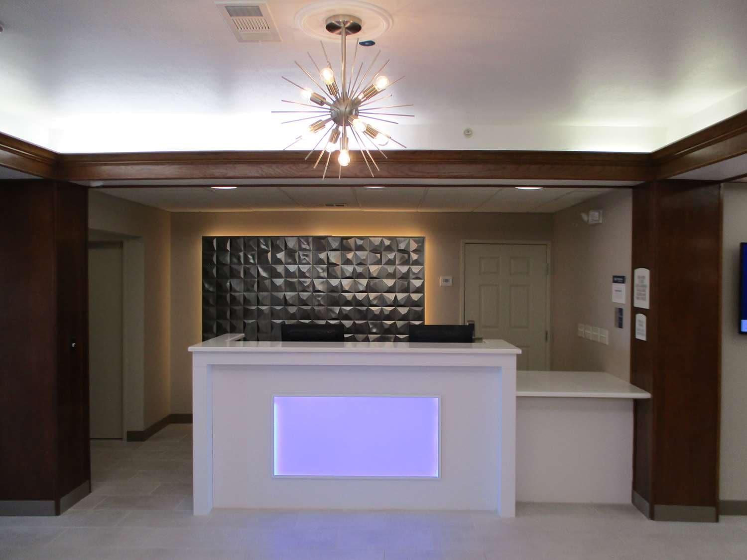 בראונווד Best Western Plus Riata מראה חיצוני תמונה