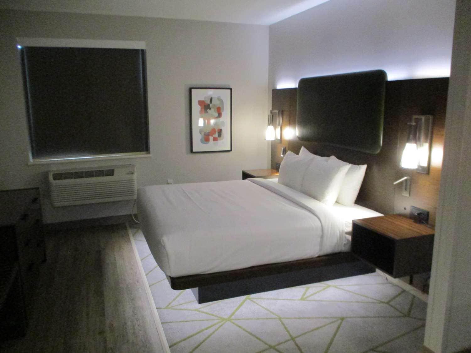 בראונווד Best Western Plus Riata מראה חיצוני תמונה