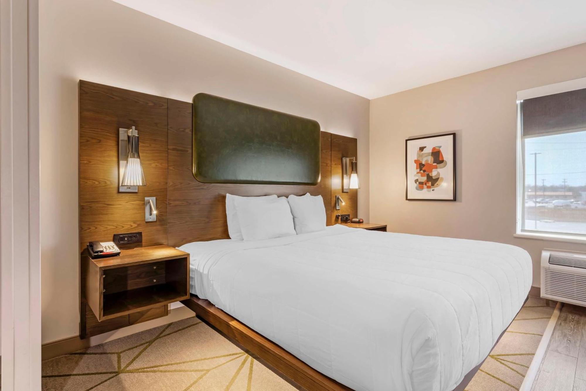 בראונווד Best Western Plus Riata מראה חיצוני תמונה