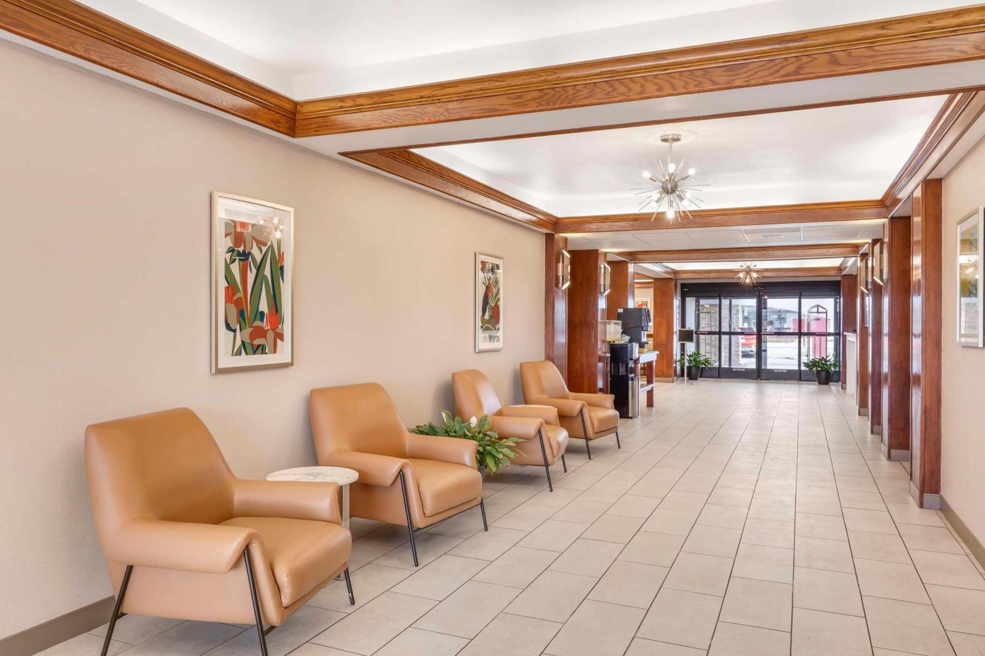 בראונווד Best Western Plus Riata מראה חיצוני תמונה