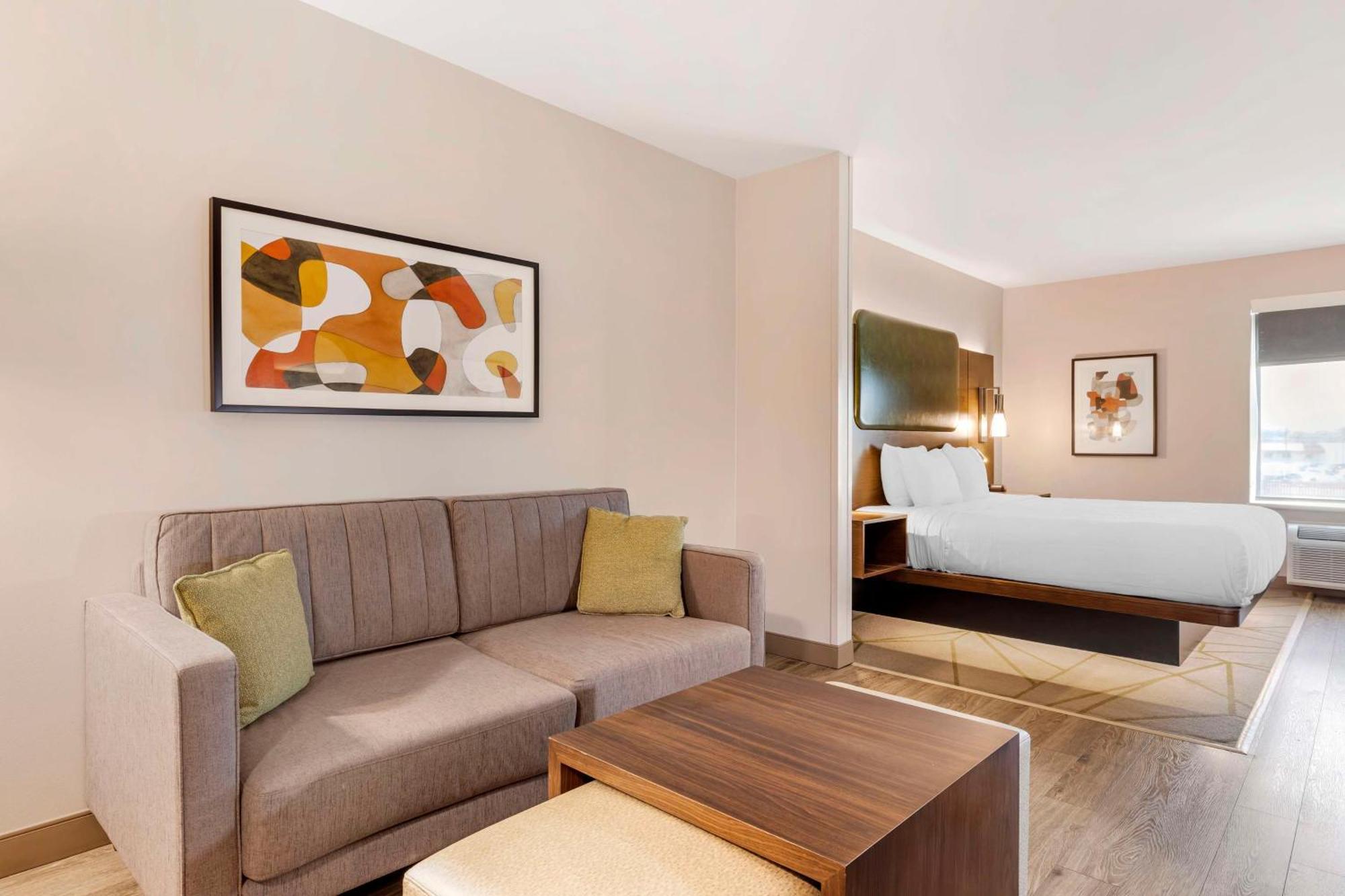 בראונווד Best Western Plus Riata מראה חיצוני תמונה